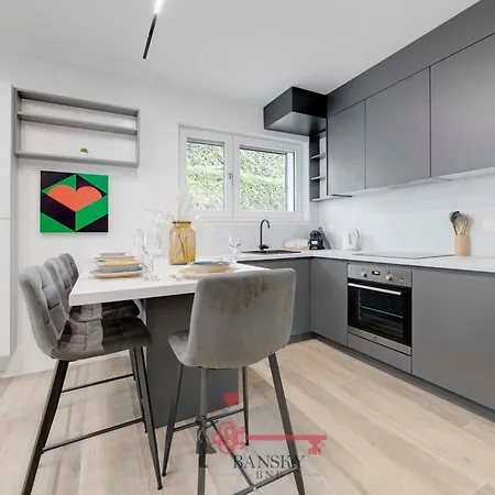 Sofia 2 - Modern Station -by Easylife Swiss Appartement