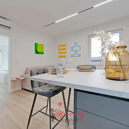 Sofia 2 - Modern Station -by Easylife Swiss Appartement